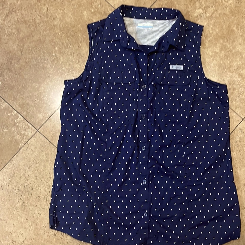 Blue polka dot size XL Columbia shirt